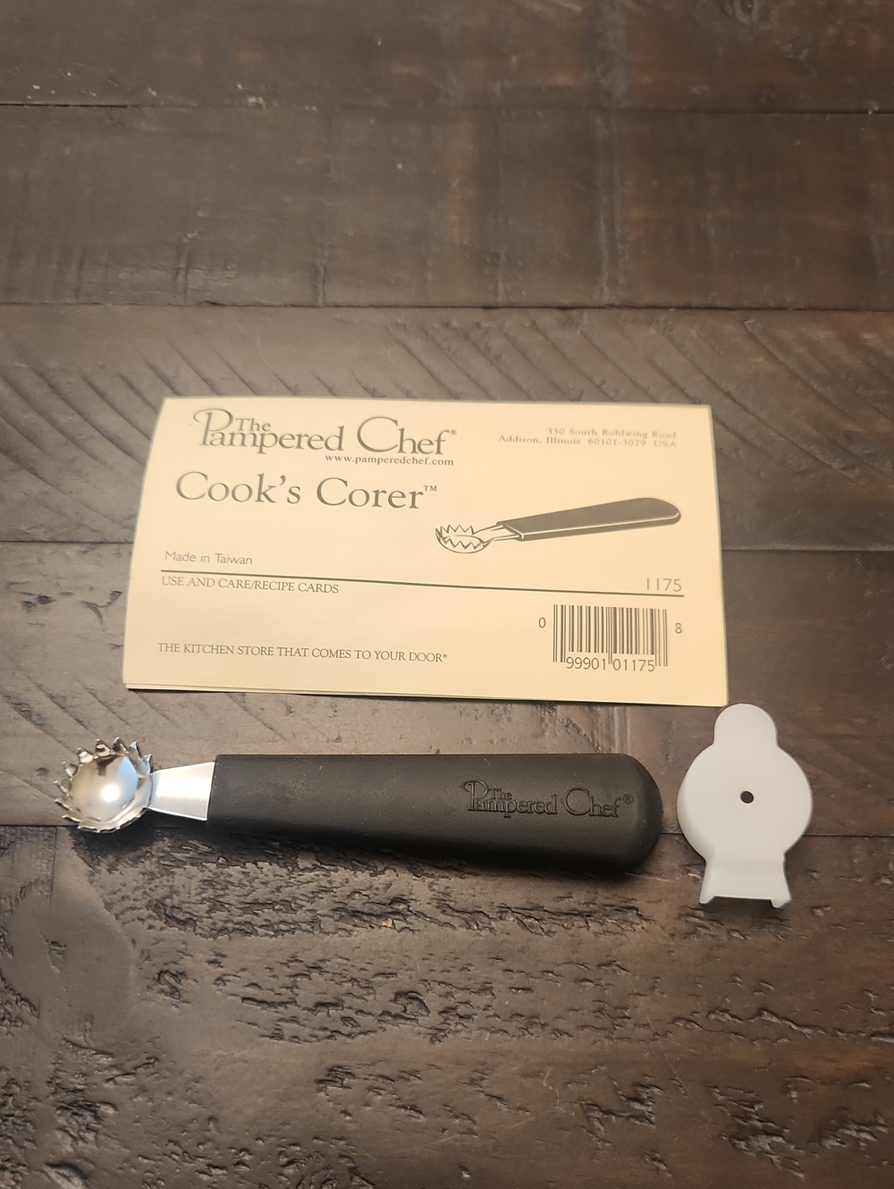 The Pampered Chef Black Cook's Corer #1175